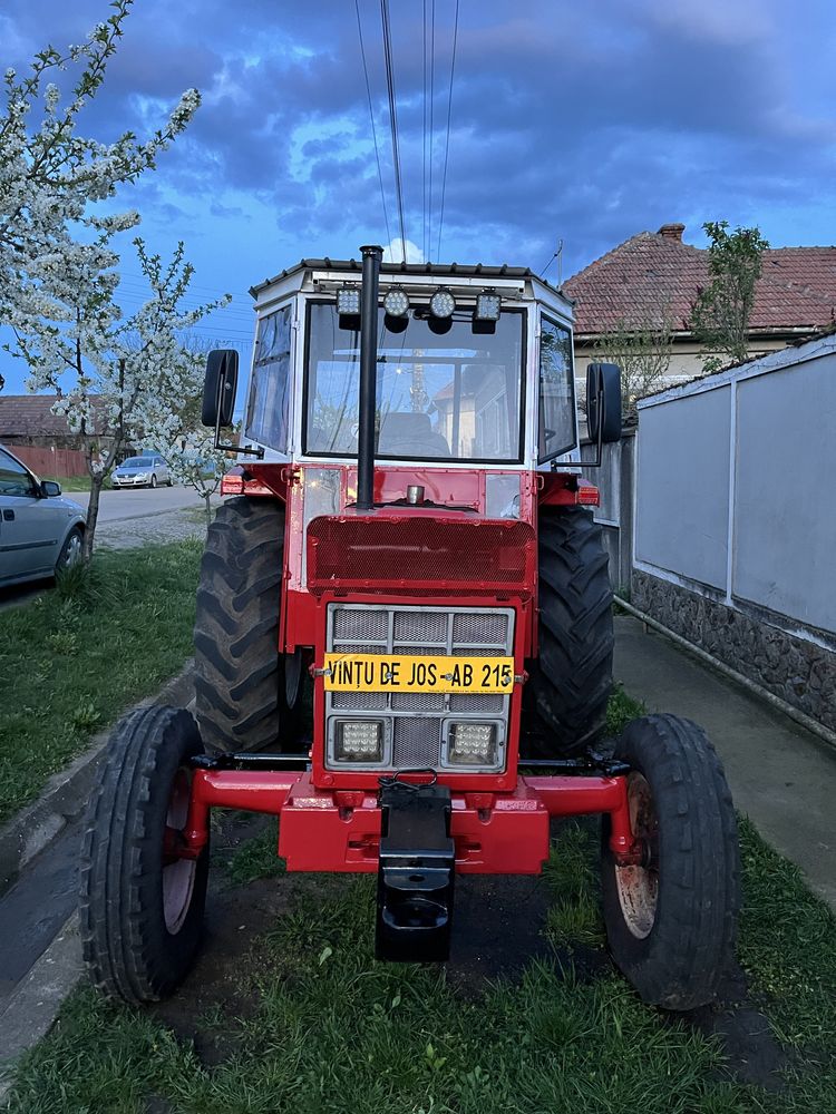 Tractor International 744