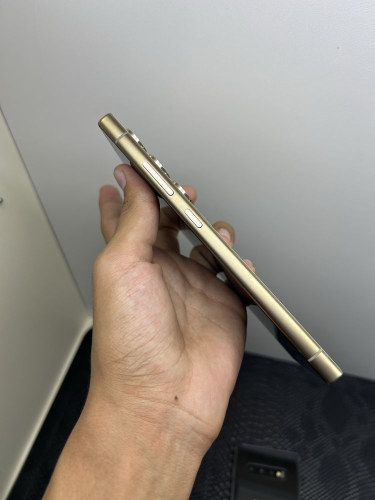Samsung s24 Ultra + 12/256gb