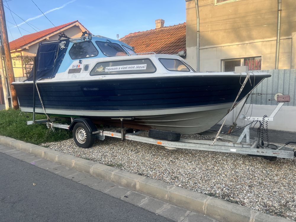 Vind s-au schimb Barca cu cabina ZEEROB + peridoc inmatriculat