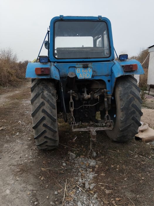 Трактор. МТЗ-80 есть прицеп борон арычник