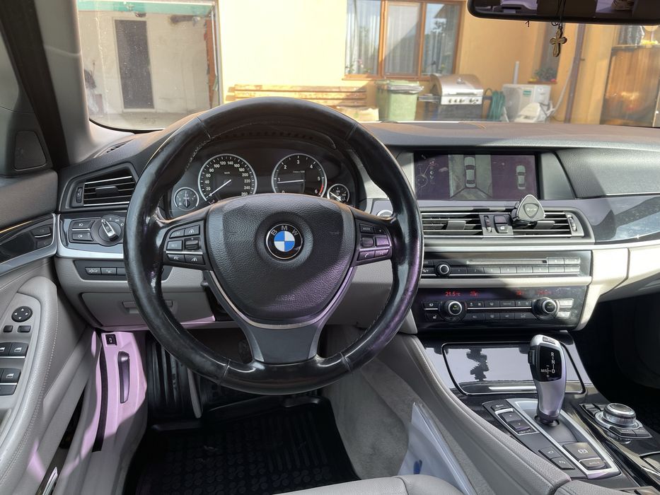 bmw seria 5 f10 2.0d vireaza spatele , camere