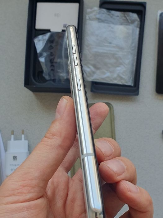 De vânzare telefon LG G8s
