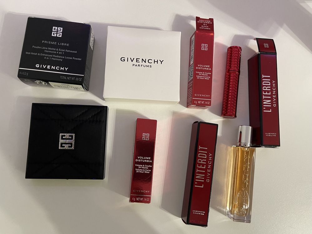 Givenchy - oglindă, 2 parfumuri, 2 mascara și pudră