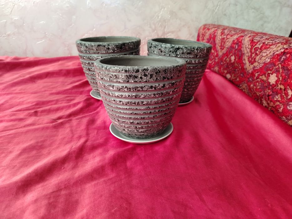 Горшки для цветов, новые с поддоном. .