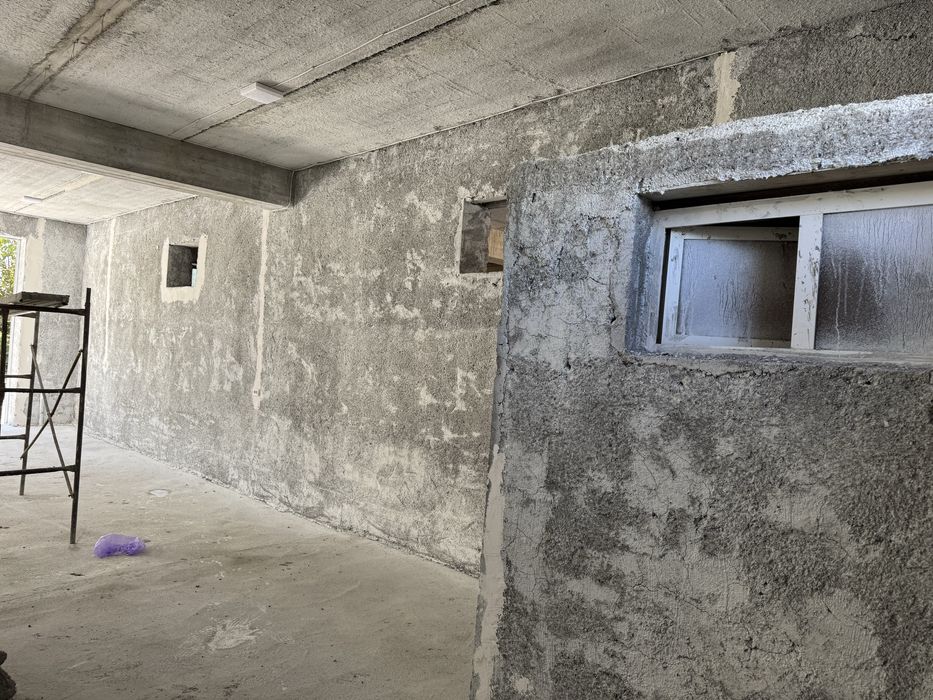 Сдаётся помешение в доль дороги можно под склад можно под бокс