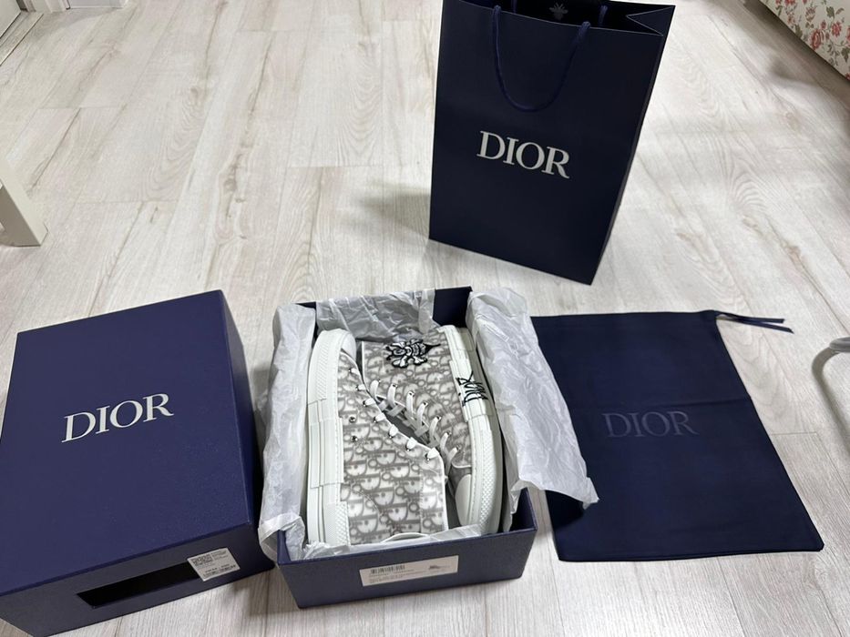 Vând Dior B23 autentici