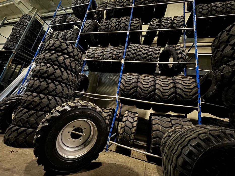 Anvelope 12-16.5 pentru Miniîncărcător CAT și JCB