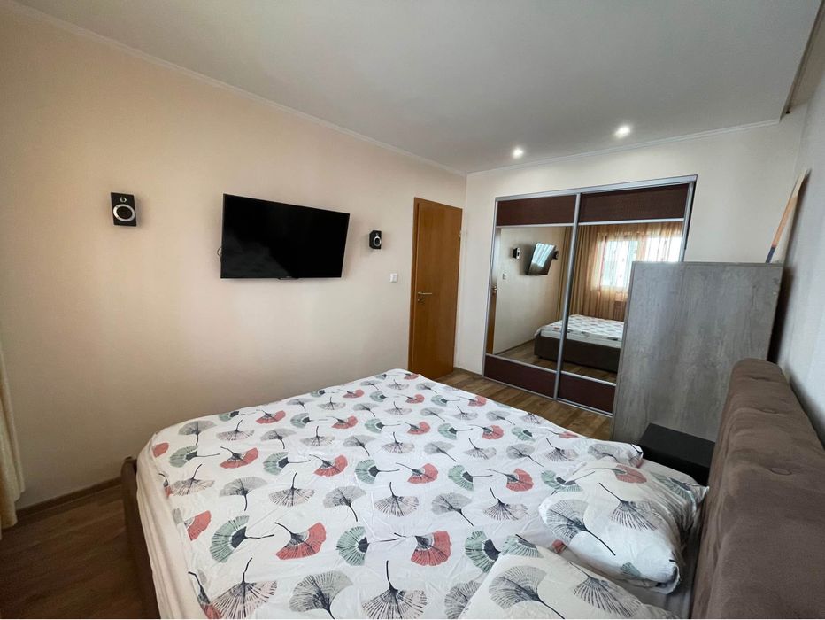 Proprietar, închiriez apartament cu 3 camere în Complexul Studențesc.