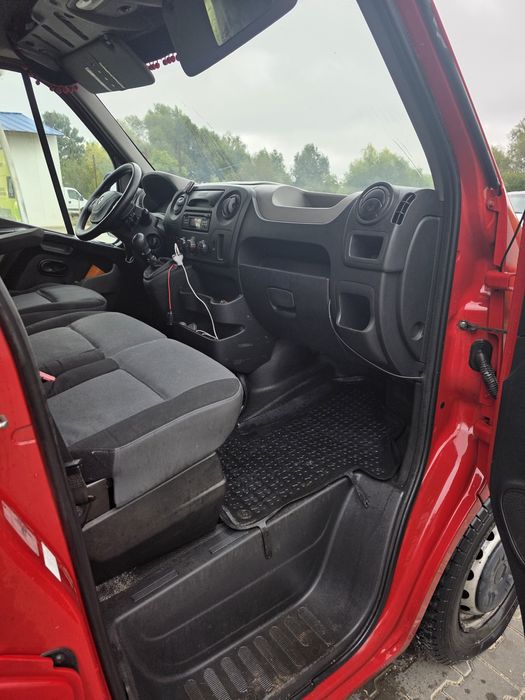 Vând Renault master 23dci