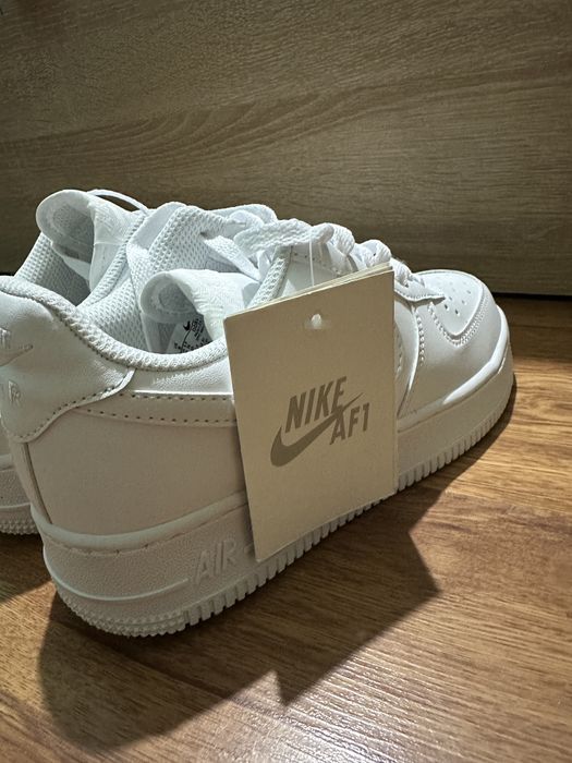 Nike airforce 1 noi cu eticheta