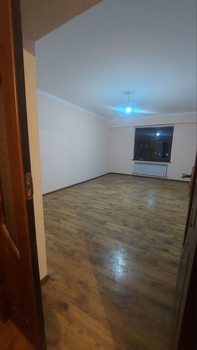 Срочно продается квартира в Ахангаране