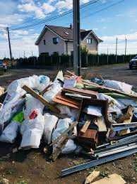 curatenie in scari de bloc , eliberare mobila veche si moloz