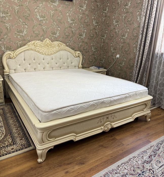 Матрас размер 2м х 1.6м, двухспальный, в отл состоянии