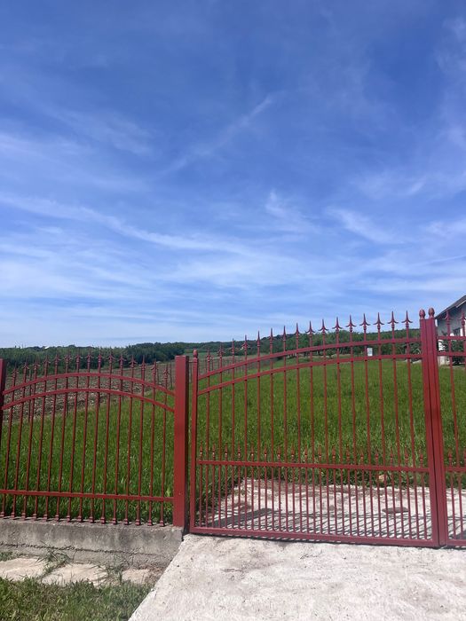 TEREN de vânzare ideal pentru construcții de case și duplex