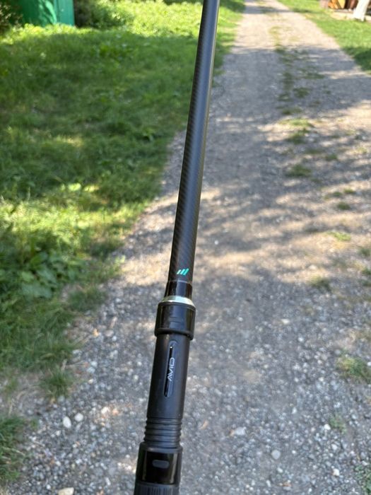 Vând lansetă avid spomb