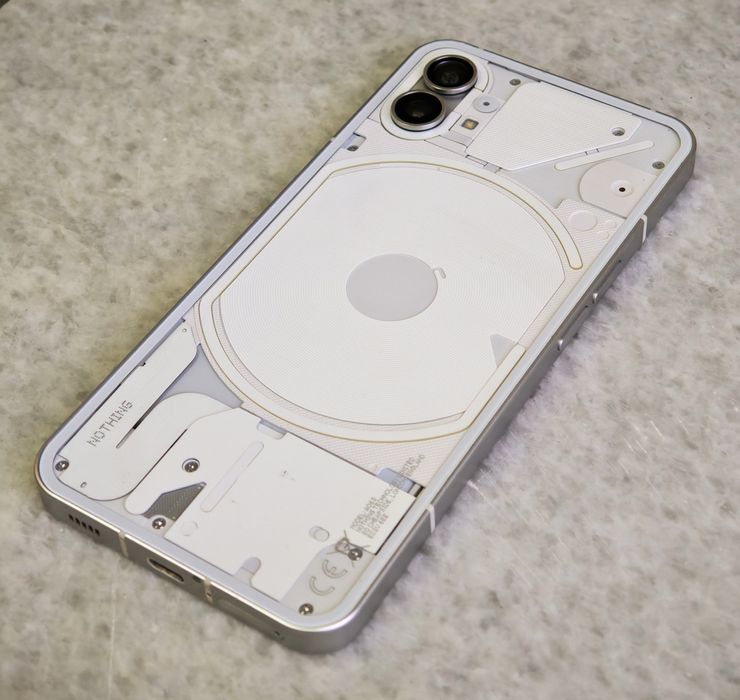 Продам смартфон Nothing phone 1