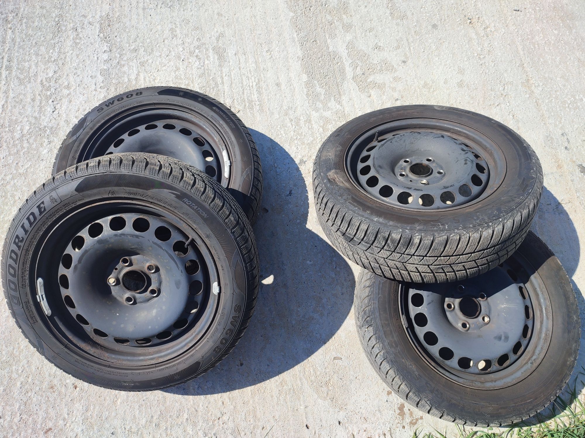 Jante otel originale vw 16inch 5x112mm cu anvelope iarna 205 55 16