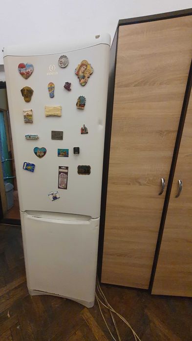 Combina frigorifica indesit