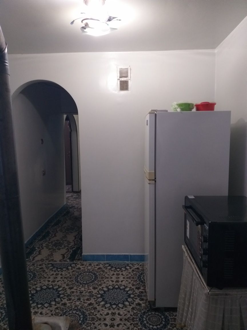 Muqumiy shaxarchasi xigorodogda 3xonali 3etaj  betonli uglavoy  sotila