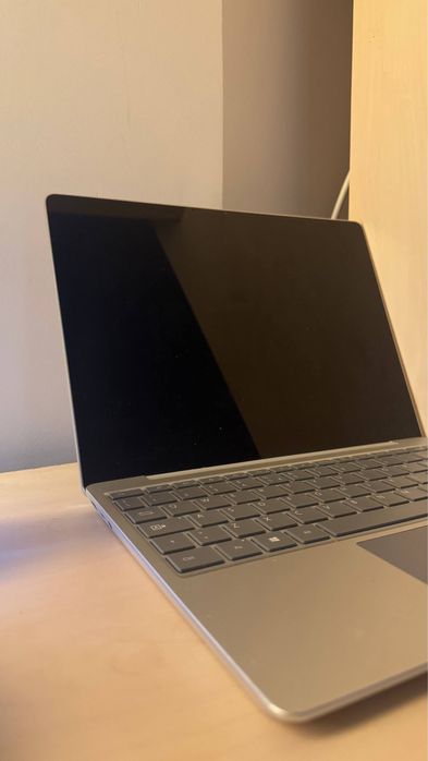 Vand Microsoft Surface Laptop GO 3