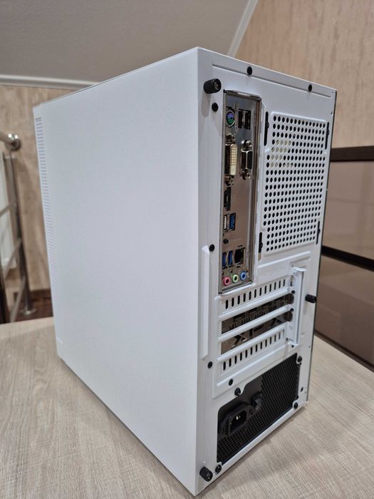 Calculator gaming: RX 5700XT, Ryzen 5 5600, 16GB RAM, 500GB M.2