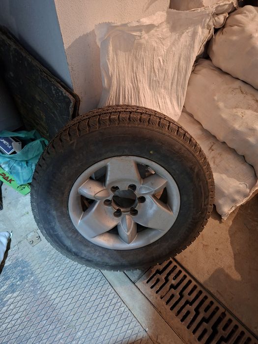 Гуми с джанти за нисан терано