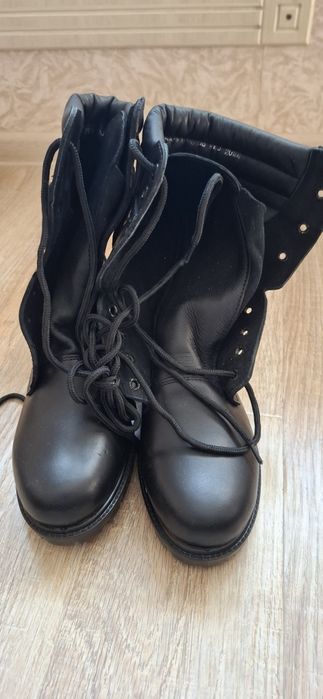 Военные ботинки с высоким берцем