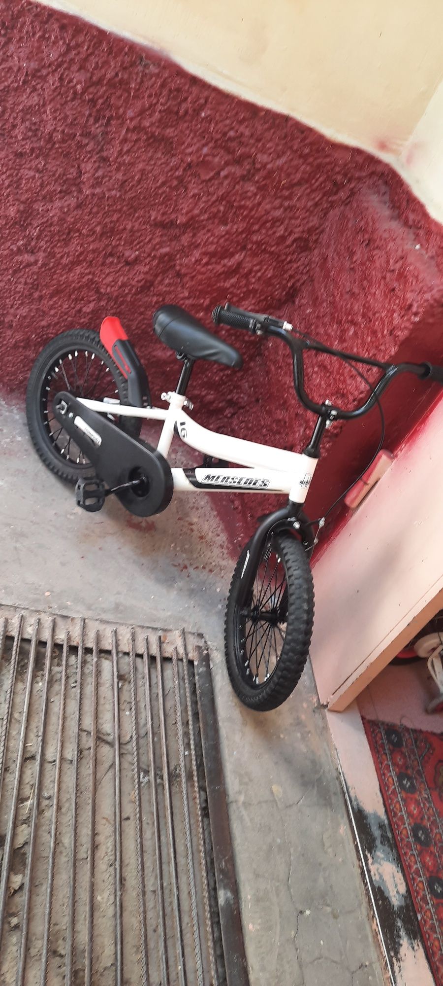 Продаётся детский велосипед 16.