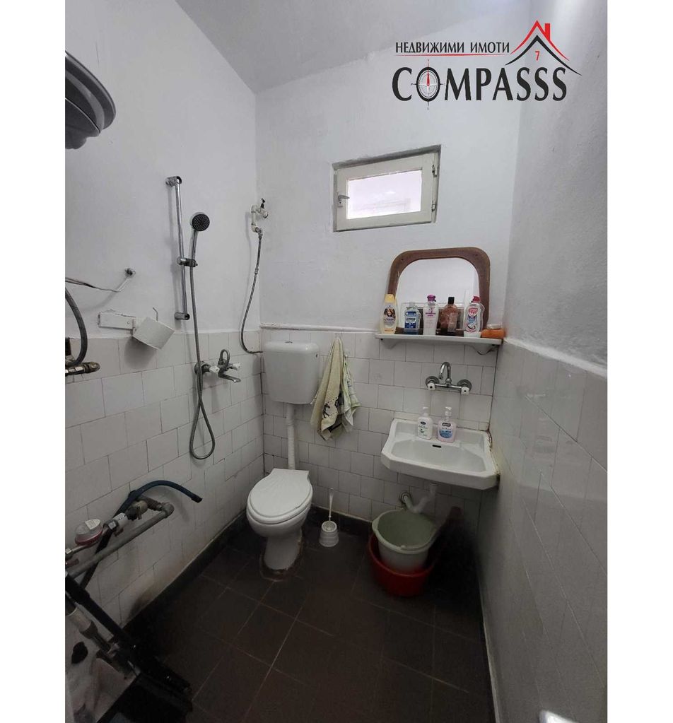 Продава се Двустаен апартамент в Добрич, Център - 70 кв.м за 1275 €/кв.м - Снимка #9
