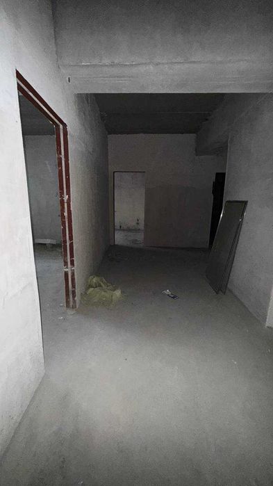 81м2 2хоналик, 3 хона килса булади (центр 2-мактаб)