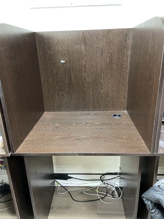 Продажа: Функциональные и Стильные Столы для Колл-Центра