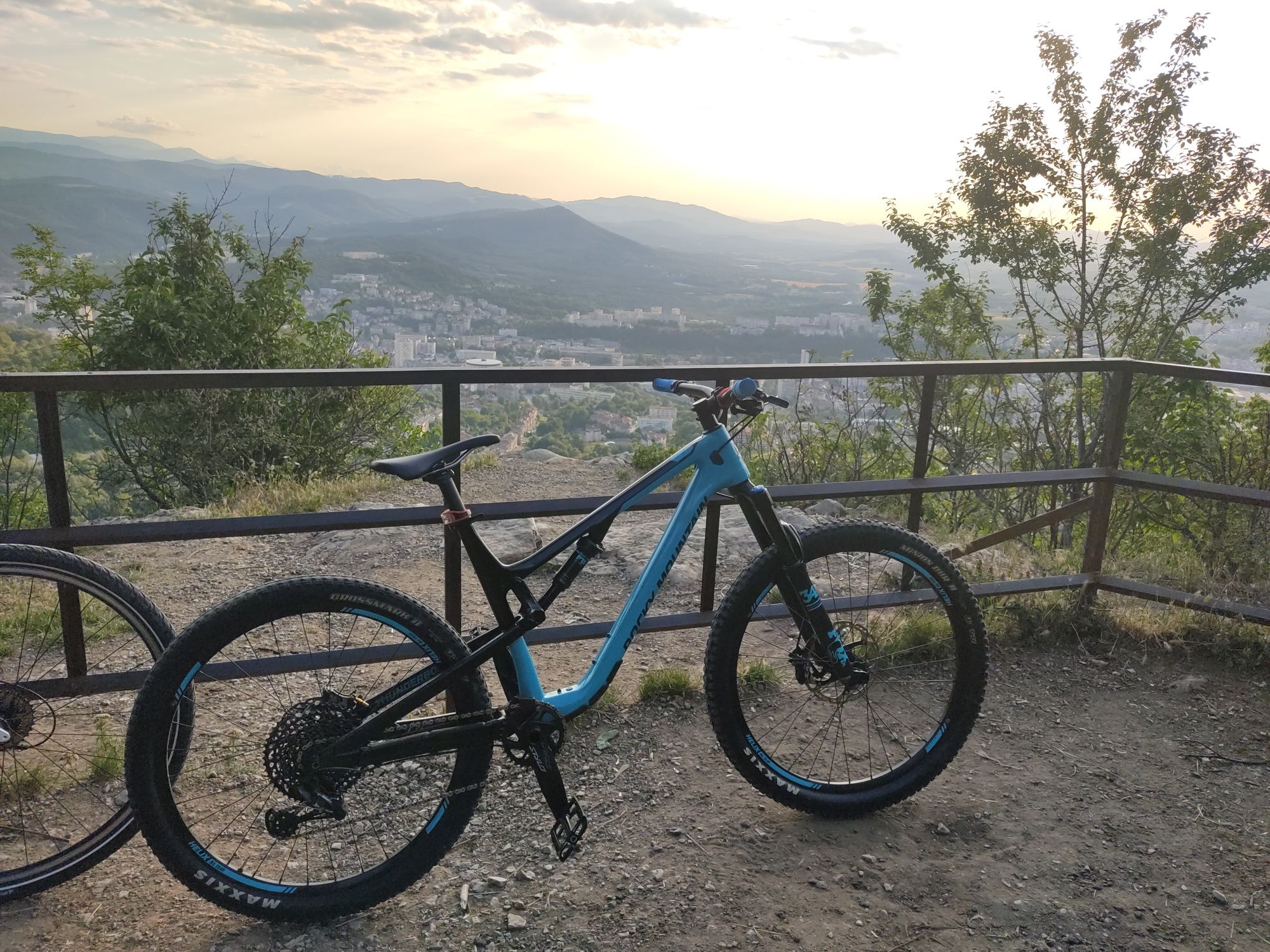 Enduro xc bike(ne trek,scott,specialized,cube,cross)