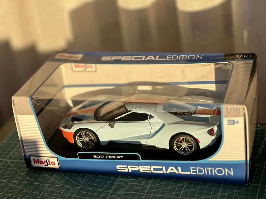Macheta 1:18 Ford GT Gulf livery Maisto, nu Kyosho, Autoart sau Cmc