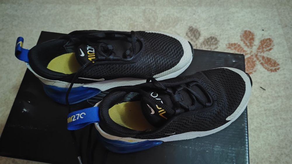 Adidas Nike Air Max 270