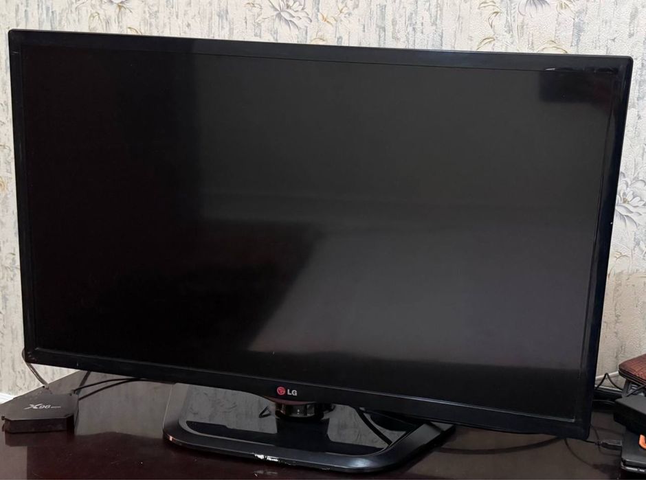 Продается 2 штуки б/у телевизора LG, 32 дюйма!