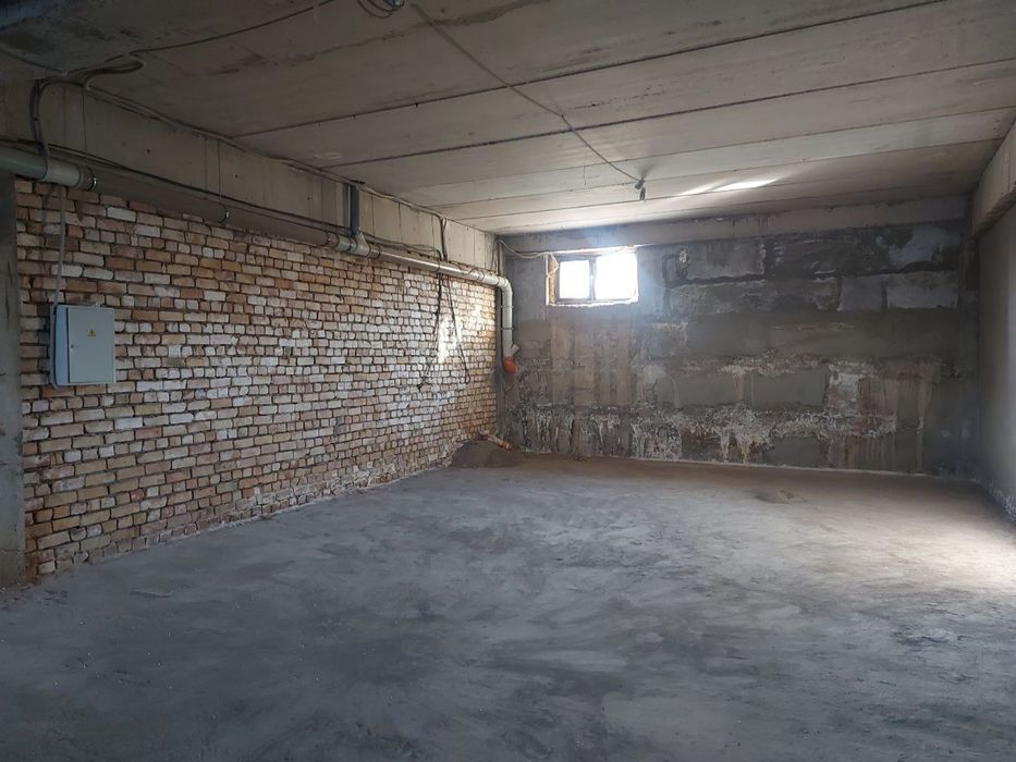 Продается нежилое помещение рядом с Максим Горького