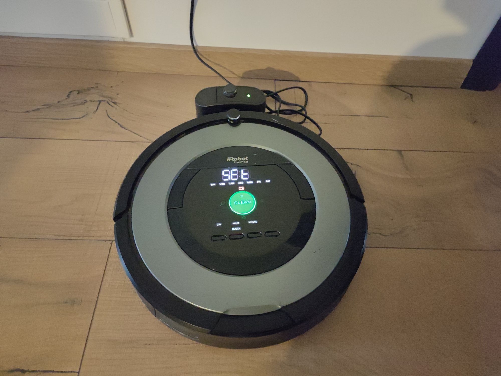 Aspirator robot Irobot Roomba 866 si 896 cu incarcator original