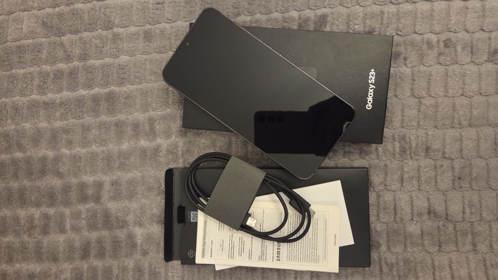 Telefon mobil Samsung Galaxy S23, Dual SIM, 8GB RAM,512 GB, 5G