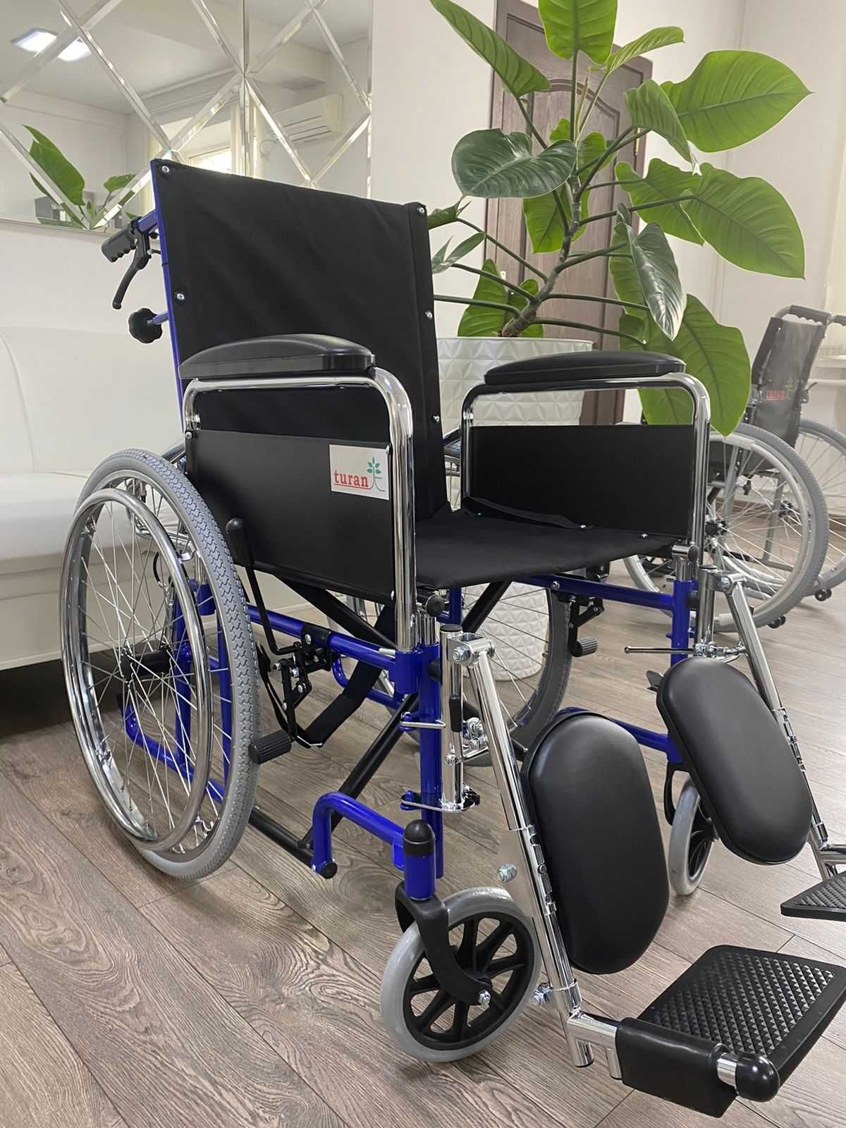 Инвалидная коляска с высокой спинкой и регулируемые ножки