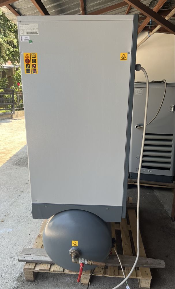 Трифазен винтов компресор Atlas Copco GA 5.5kw и ресивър 270lt
