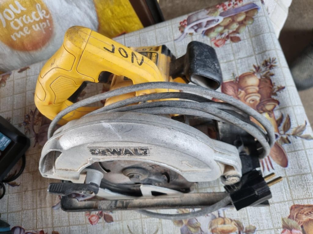 Makita Dewalt Titan