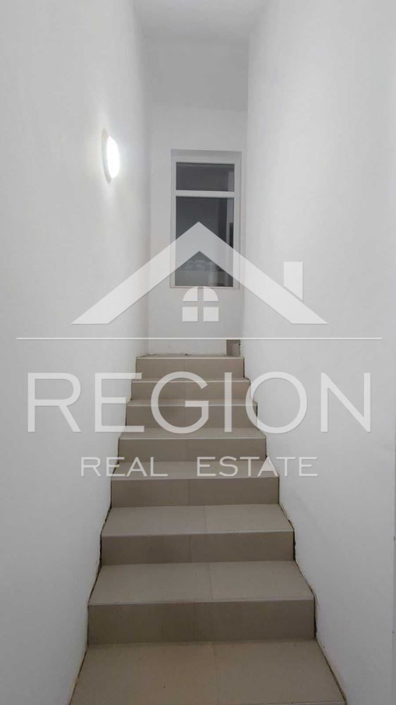 Дава се под наем Етаж от къща в Варна, Център - 120 кв.м за 800 € - Снимка #8