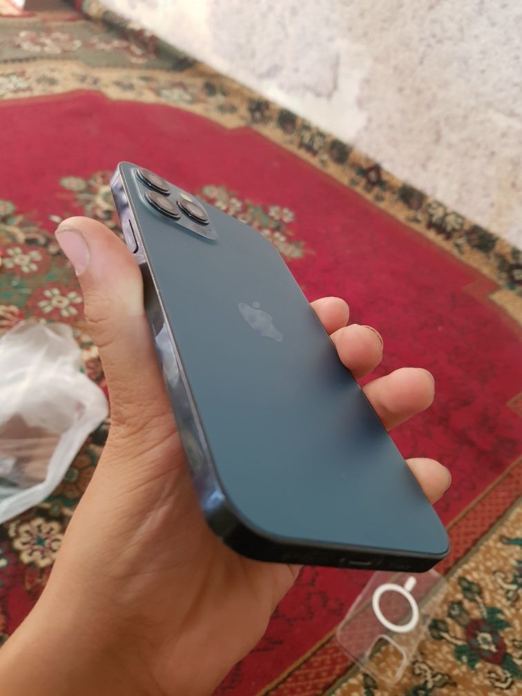 IPhone 12 Pro Max  holati tiniq holatda