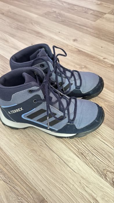 Зимни обувки Adidas Terrex - номер 33