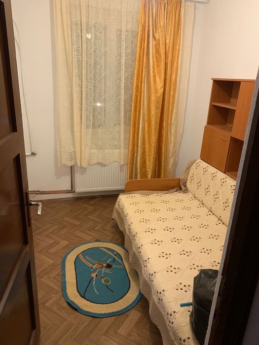 Inchiriez apartament 3 camere zona Craiovei