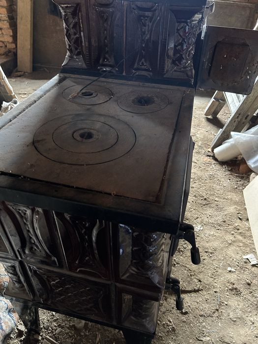 Vând sobă de teracotă !