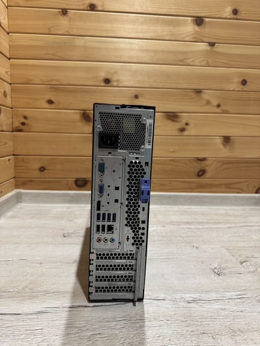 Lenovo ThinkCentre M82