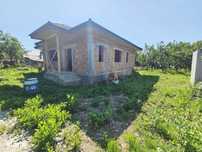 Vanzare casa 4 camere, la rosu, in Baicoi