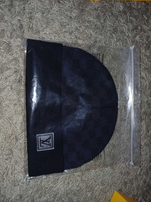 LV Зимна шапка черна