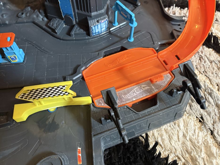 Hot Wheels Ultimate Garage varianta T-Rex